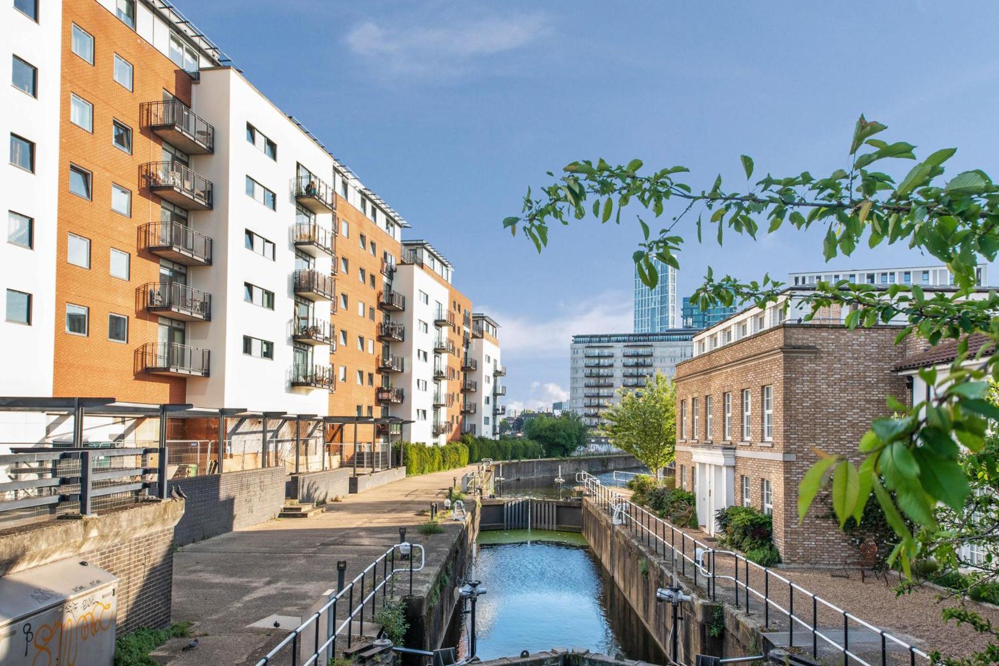 Appartamento Penthouse W/ Hot Tub Near Stratford, Westfield Londra Esterno foto